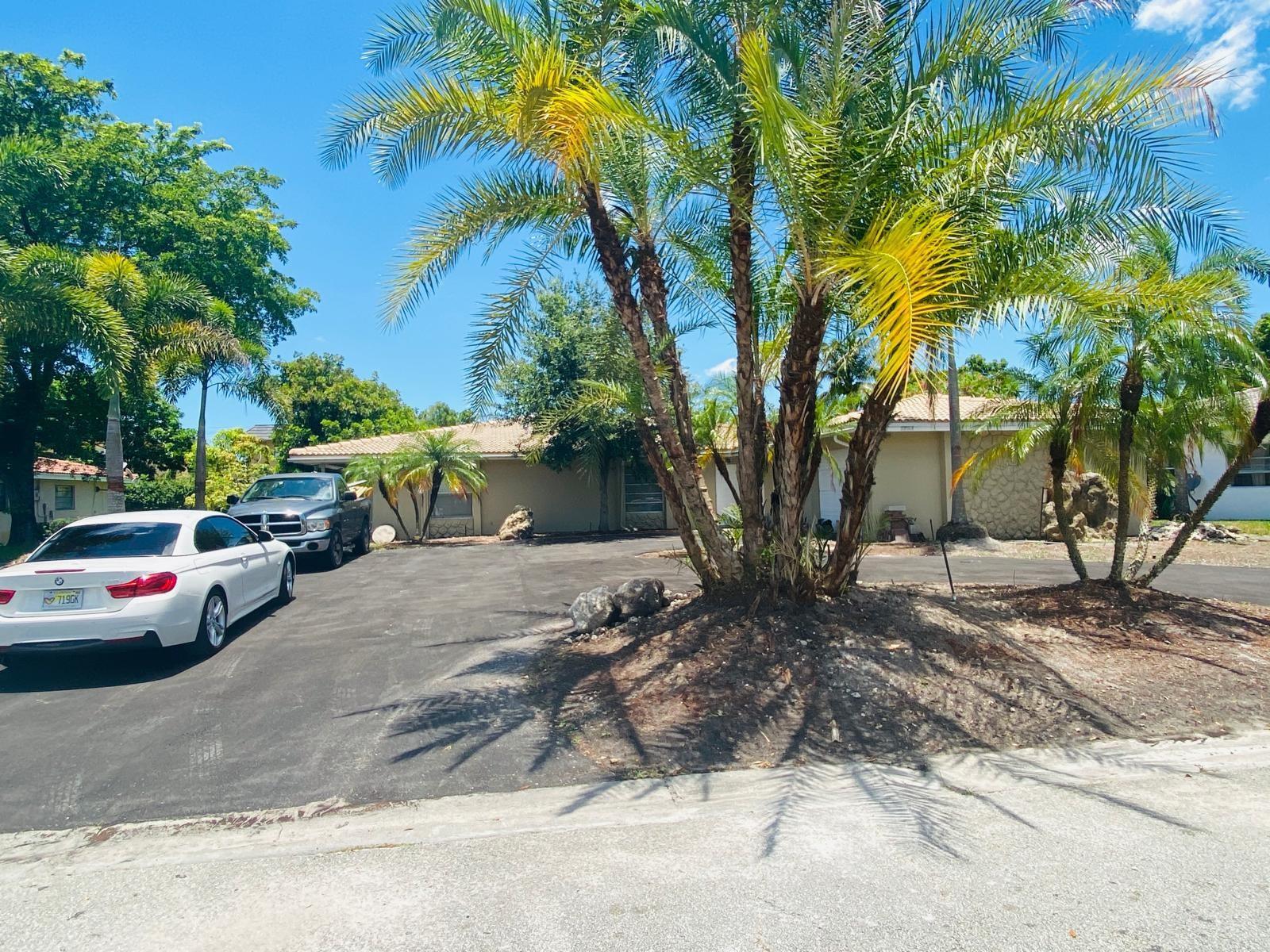 Charming 3-bedroom, 2-bath duplex for rent in a peaceful Coral Springs neighborhood. The kitchen features granite countertops and stainless steel appliances, opening to a spacious living room that’s perfect for family gatherings or relaxing at the end of the day. Both bathrooms have been tastefully renovated for modern comfort. Step outside to a generous fenced backyard, offering privacy and plenty of room to enjoy the outdoors.