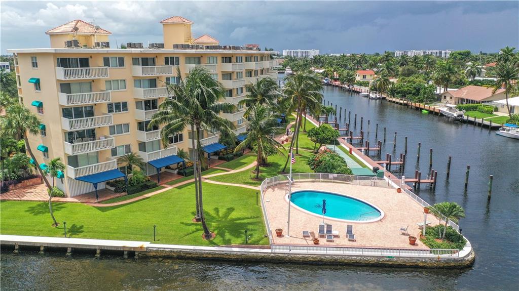 POMPANO YACHT BEACH CLUB - Residential