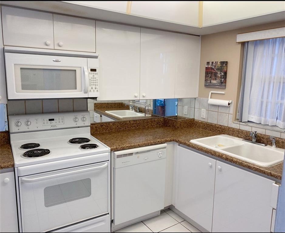 POMPANO YACHT BEACH CLUB - Residential