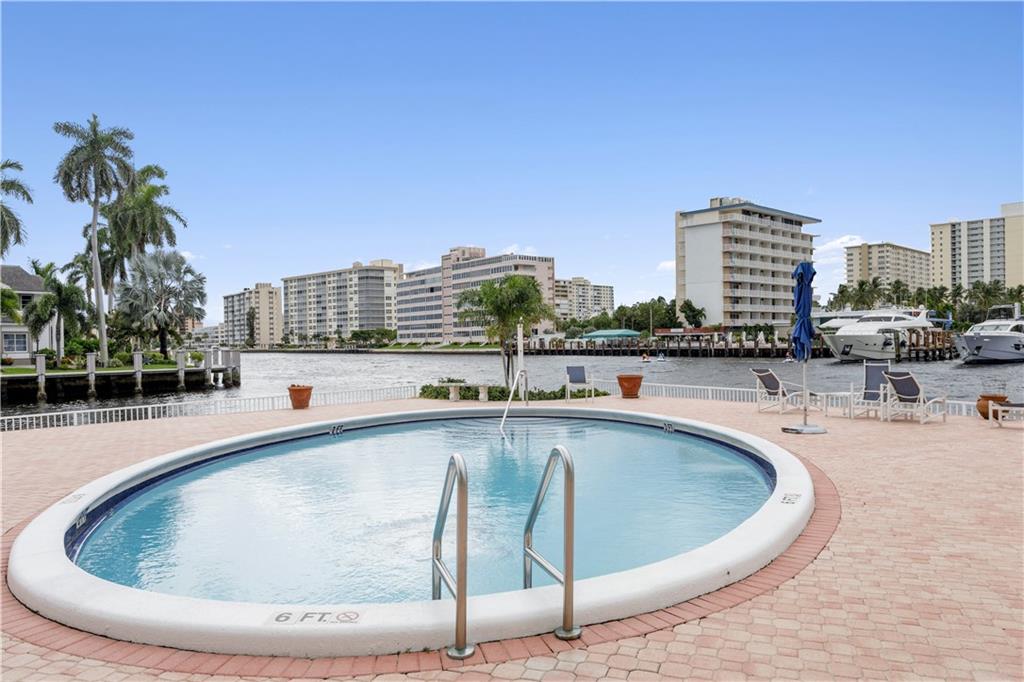 POMPANO YACHT BEACH CLUB - Residential