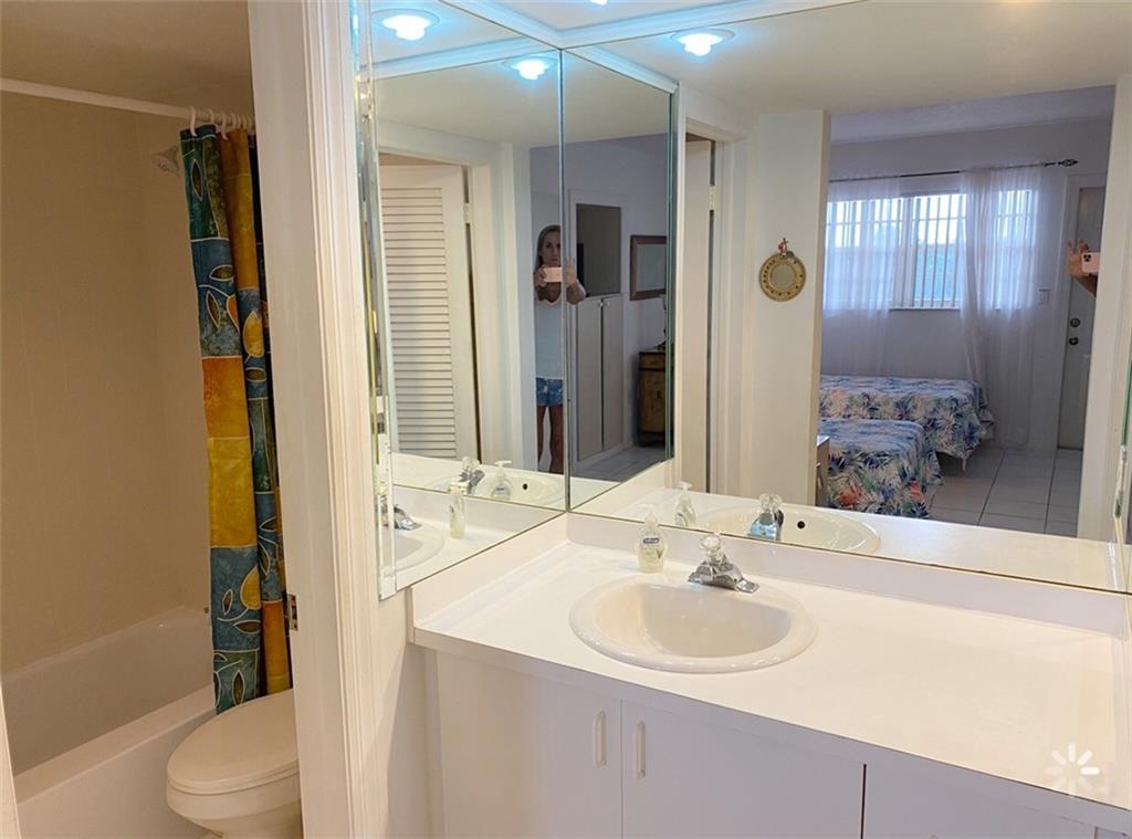 POMPANO YACHT BEACH CLUB - Residential