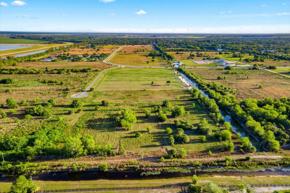 3060 Gator Pond Lane