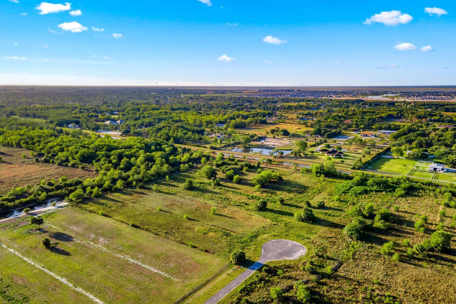 WHITE FENCES EQUESTRIAN E - Residential Lease