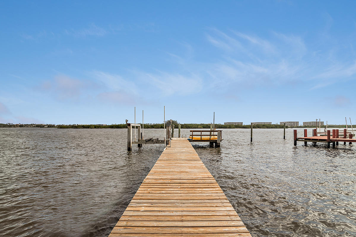 S/D OF 10-44-43, GOV LTS 1, 2, 3 - Residential