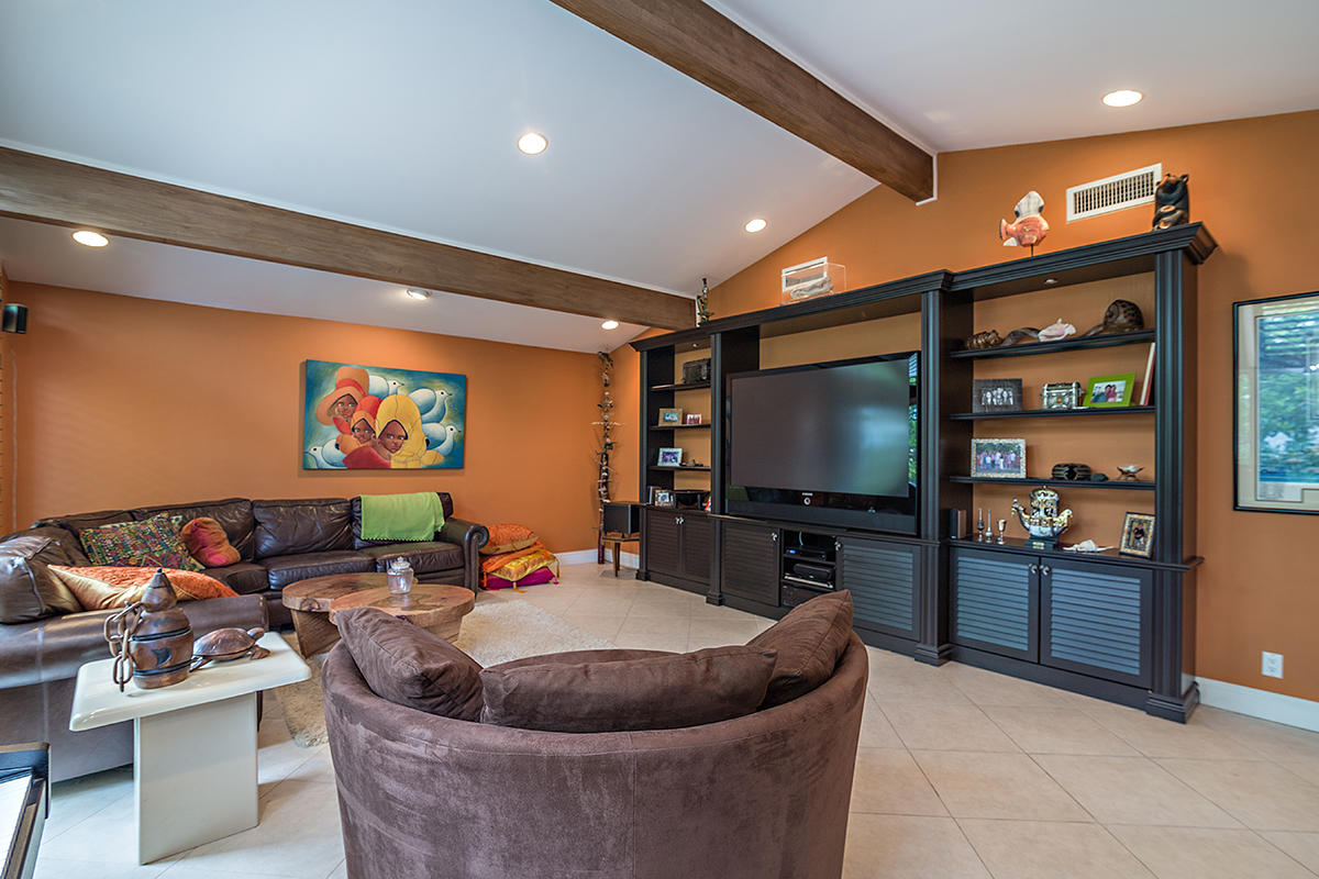 S/D OF 10-44-43, GOV LTS 1, 2, 3 - Residential