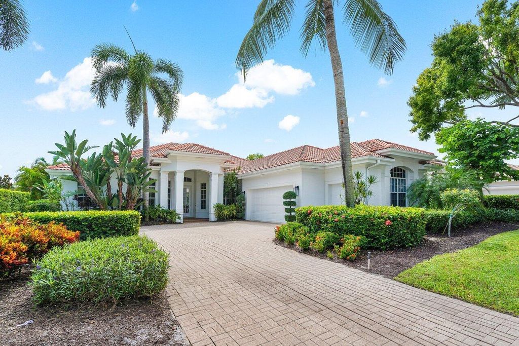Photo of 132 Pembroke Drive, Palm Beach Gardens, FL 33418 (MLS # R11022776)