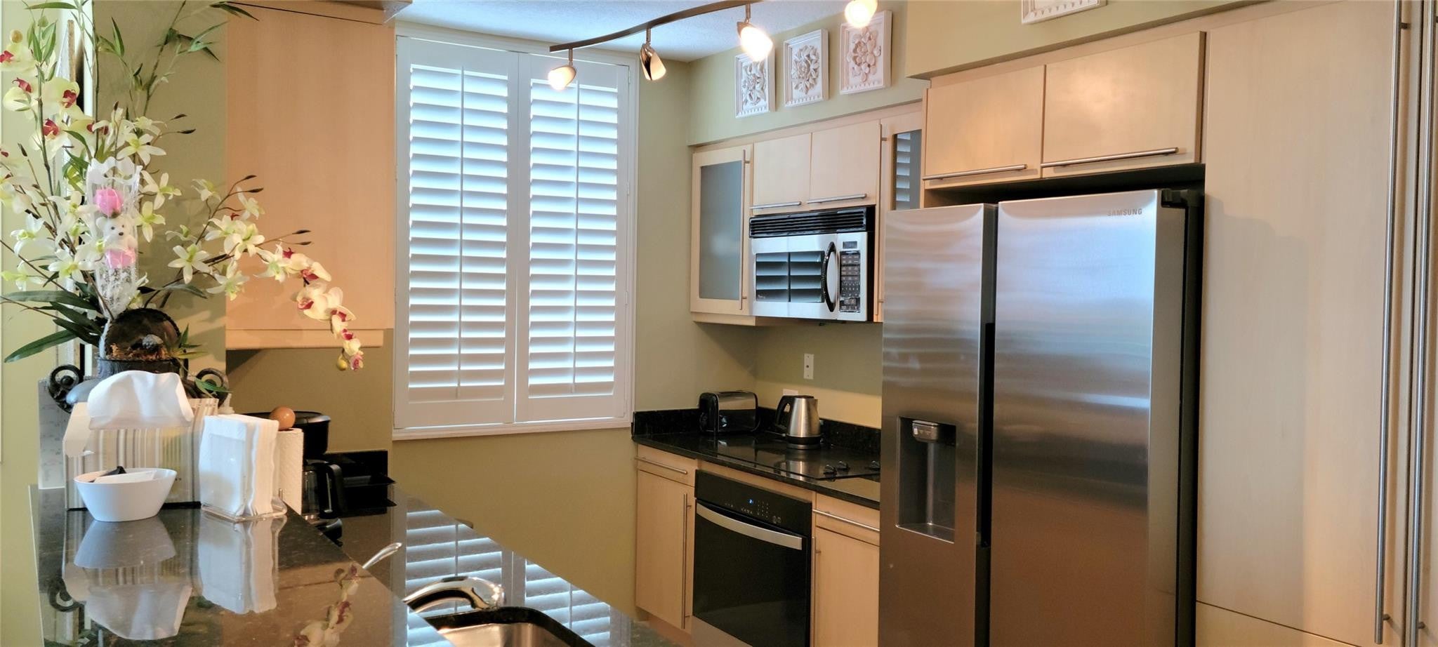 2080 S OCEAN Drive 902