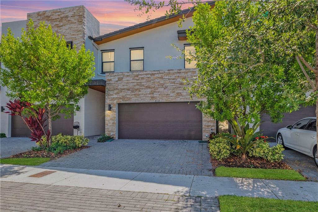 ALMOST NEW BARELY LIVED IN TOWNHOME WITH VERY HIGH END LUXURY FURNITURE AVAILABLE FOR LEASE!
THIS HOME OFFERS TOP OF THE LINE LED TV'S, FURNITURE, SURROUND SOUND, SMART TV, SMART CAMERAS,
SMART THERMOSTAT AND THE LATEST SECURITY TECHNOLOGY AVAILABLE FROM LENNAR. JUST BRING A
TOOTHBRUSH!