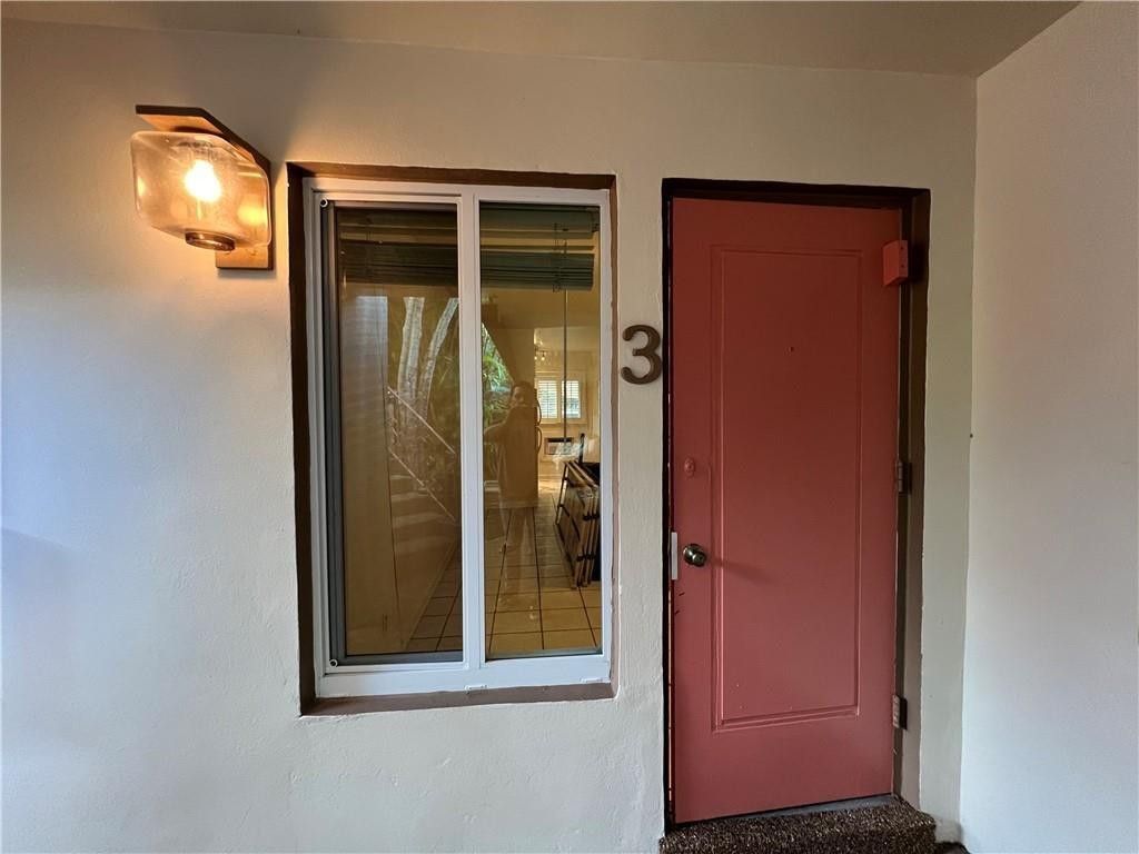 Photo of 1401 Bayview Drive, Fort Lauderdale, FL 33304 (MLS # B26002007)