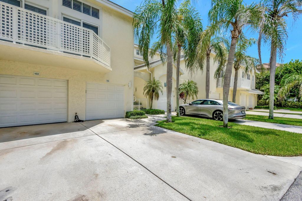 Photo of 105 Mainsail Circle, Jupiter, FL 33477 (MLS # R11083307)
