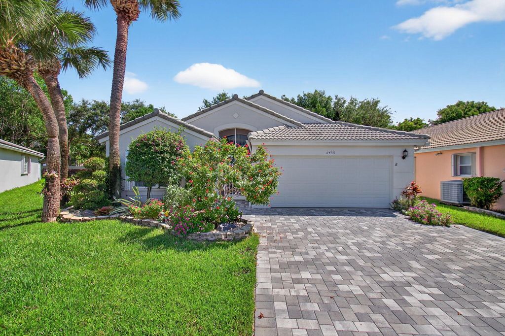 Photo of 6435 Tiara Drive, Boynton Beach, FL 33437 (MLS # R11107928)