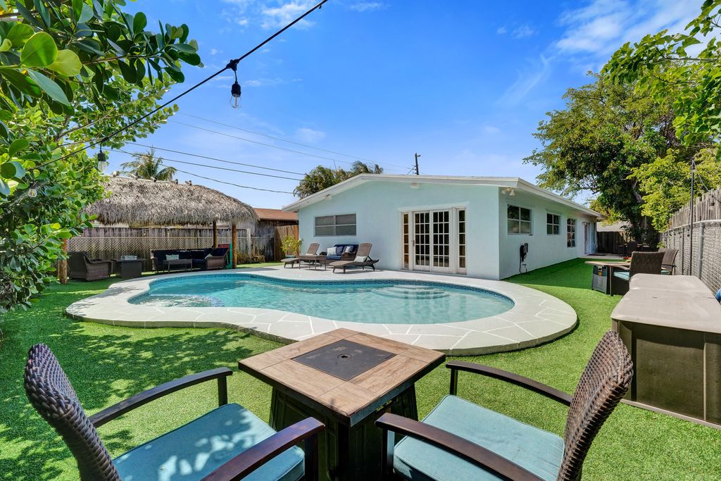Photo of 1208 NE 7th Street, Pompano Beach, FL 33060 (MLS # B26025710)