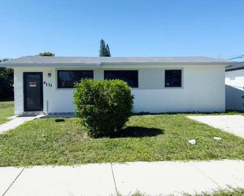 Photo of 4131 SW 23RD Street, West Park, FL 33023 (MLS # B26081028)