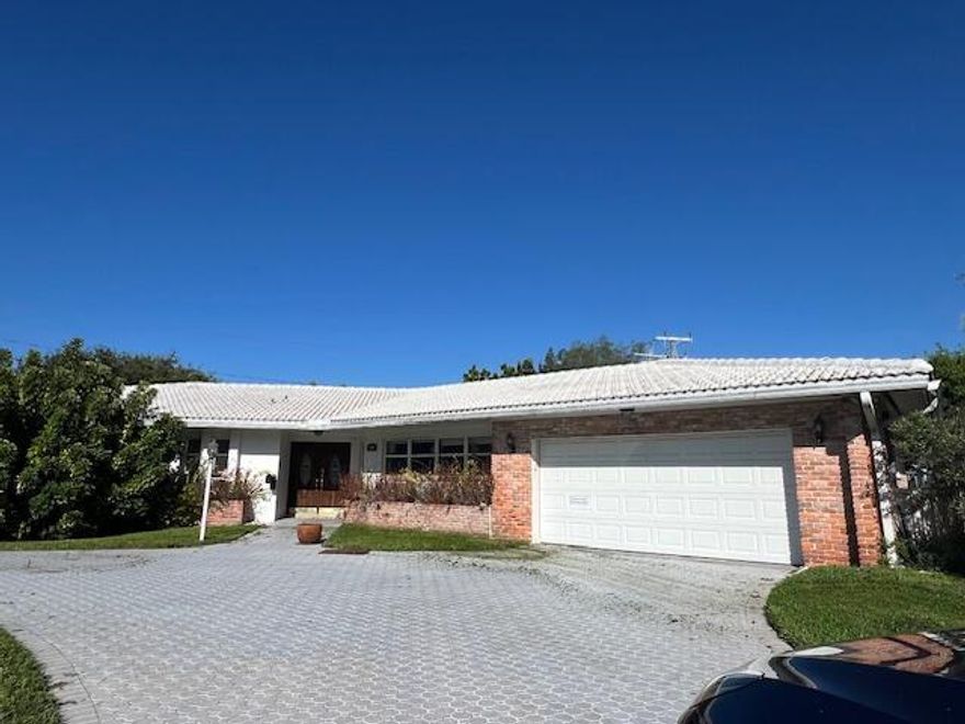 AMAZING OPPORTUNITY to renovate a large home in ATLANTIS! No working appliances in home. A/C DOES WORK! Home needs repairs. Roof was replaced in 2022. Some impact windows. Chandeliers in bedrooms do not convey. Buyer to inspect and verify. AS IS. CASH OFFERS ONLY! CASH OFFERS ONLY - MUST SUBMIT PROOF OF FUNDS PRIOR TO SHOWING.