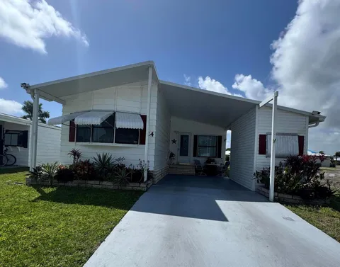 24 Villa Del Norte, Fort Pierce, FL MLS: R11083899