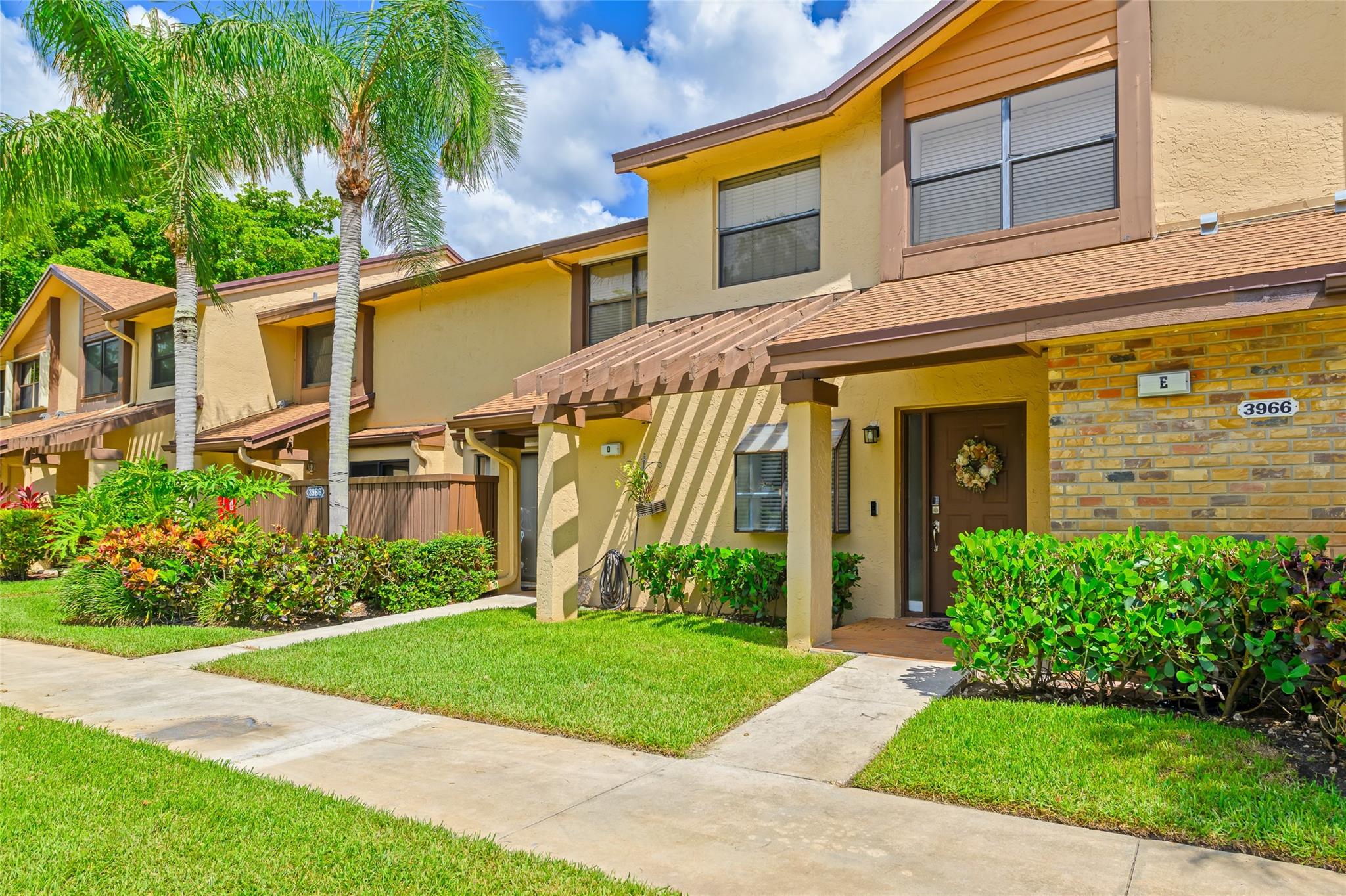 3966 E Cocoplum Cir E