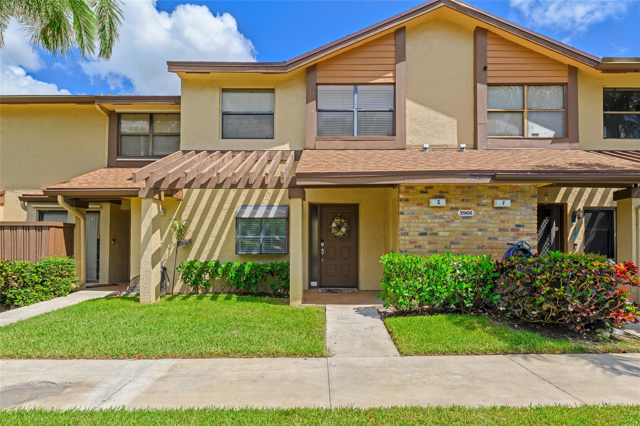 Welcome to your dream townhouse! This charming two-story home features three bedrooms and 2.5 bathrooms, offering stunning views of the lake. Enjoy breathtaking scenery from the enclosed patio, along with modern flooring, a renovated kitchen, new doors, a new washer and dryer, and a recently renovated bathroom on the first floor. Located in a welcoming Township community with low maintenance fees, this move-in-ready home is perfect for your next chapter—there are no special assessments. Additionally, the roof was replaced by the association in 2022.