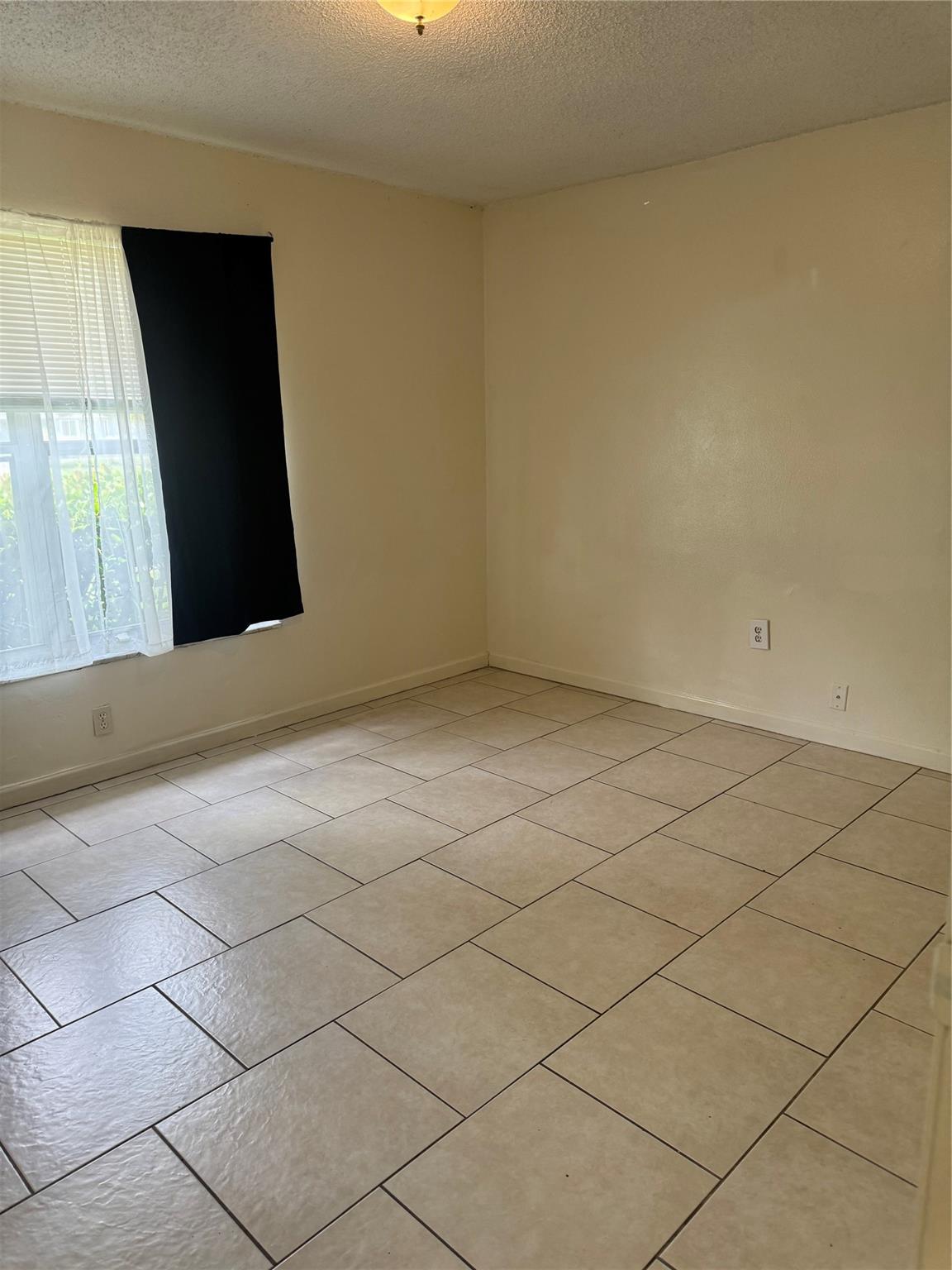 Sunrise Golf Village Sec - Residential Lease
