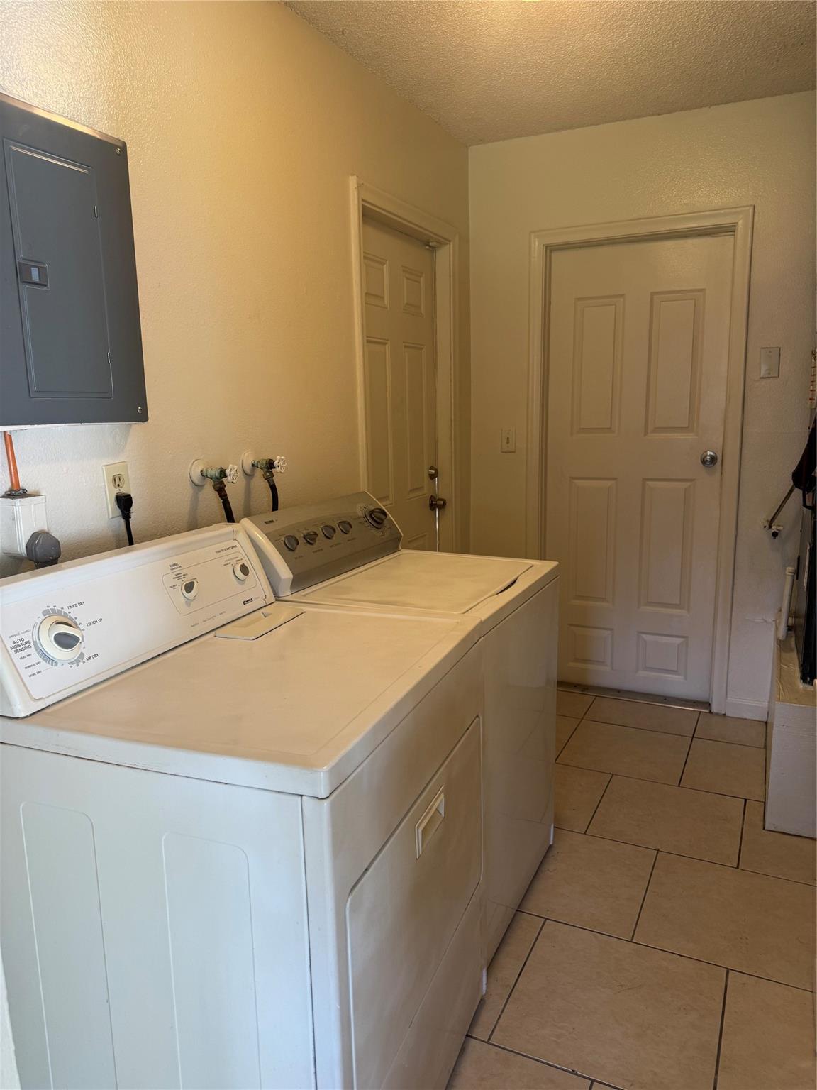 Sunrise Golf Village Sec - Residential Lease