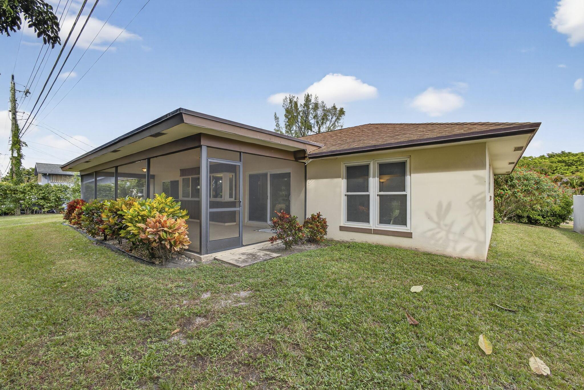 FLORIDA GARDENS 5 - Residential