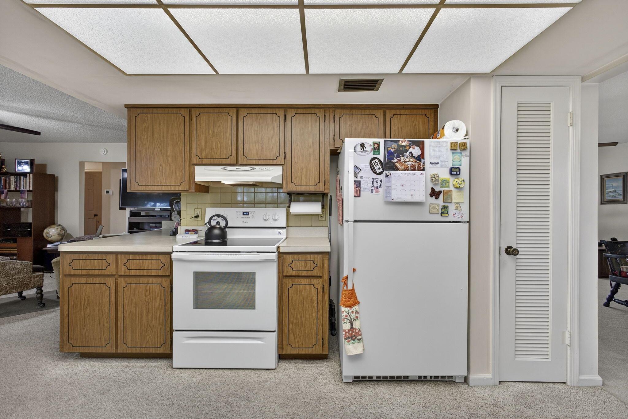 FLORIDA GARDENS 5 - Residential