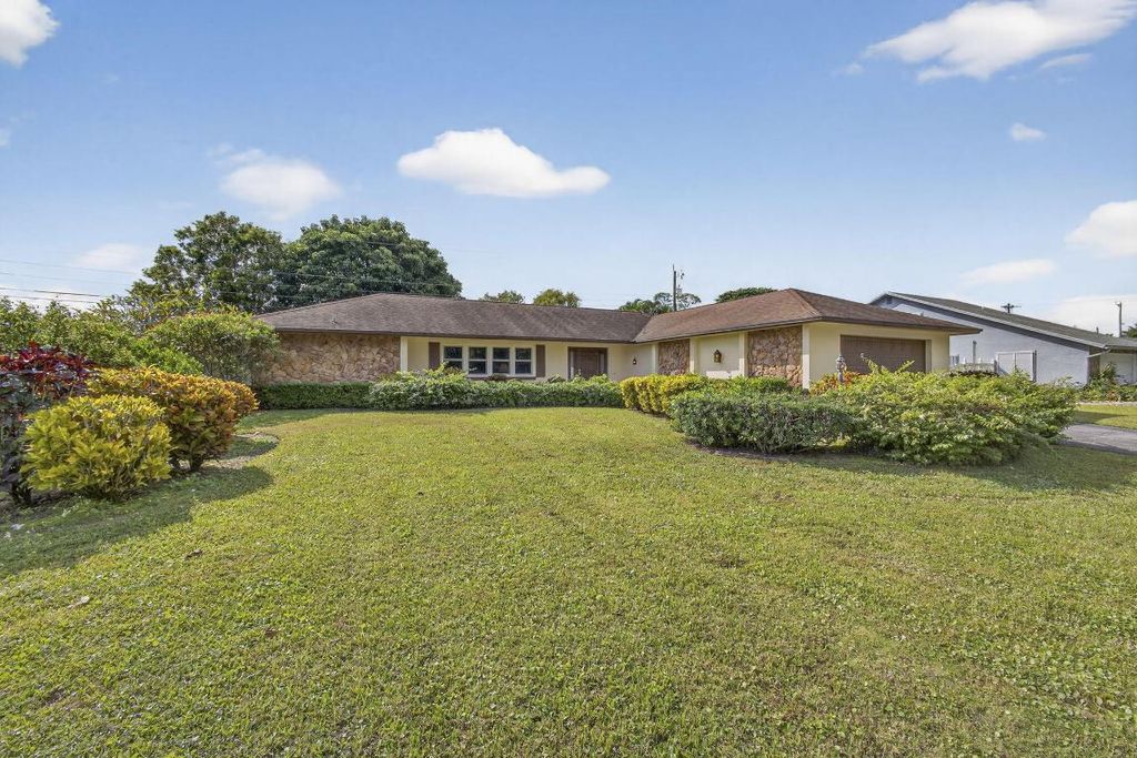 Photo of 19 E Arch Drive, Lake Worth, FL 33467 (MLS # R11143097)