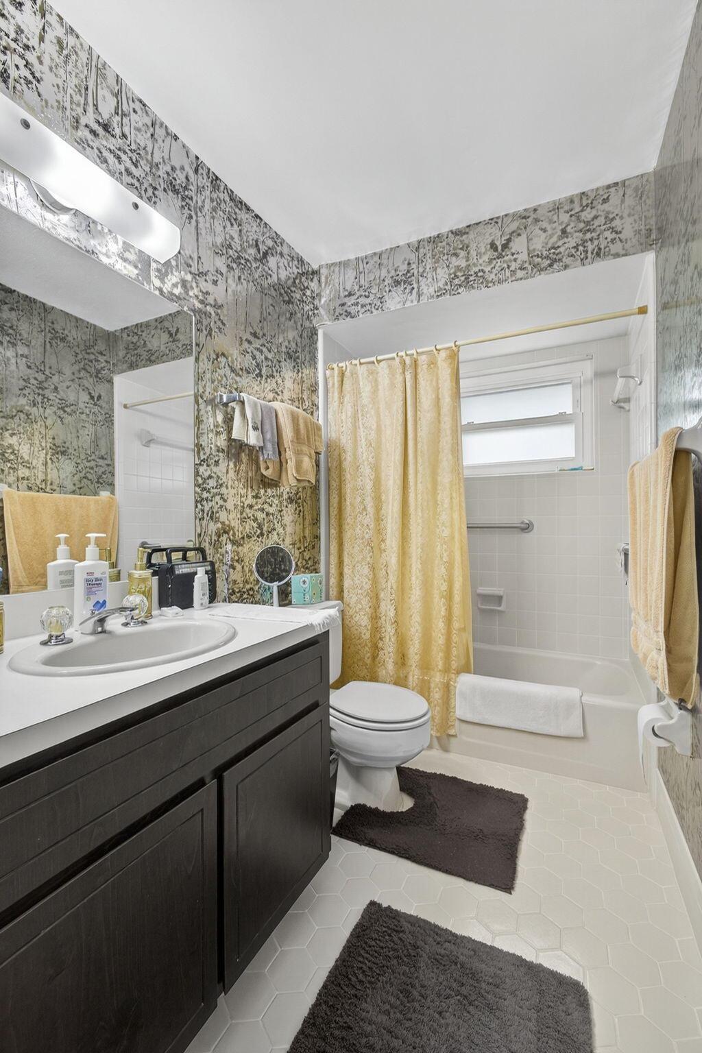 FLORIDA GARDENS 5 - Residential