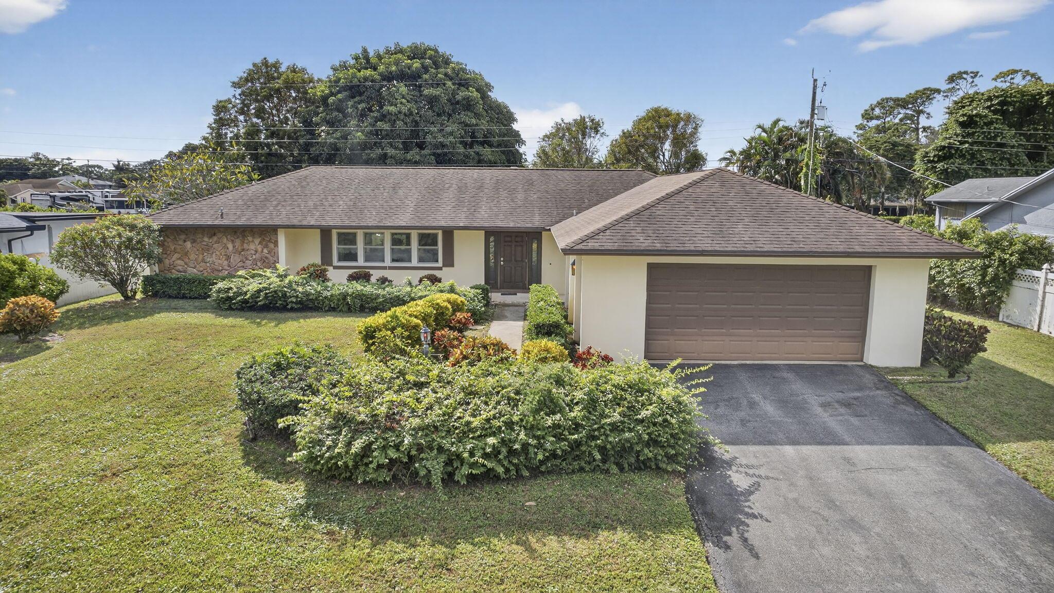 FLORIDA GARDENS 5 - Residential