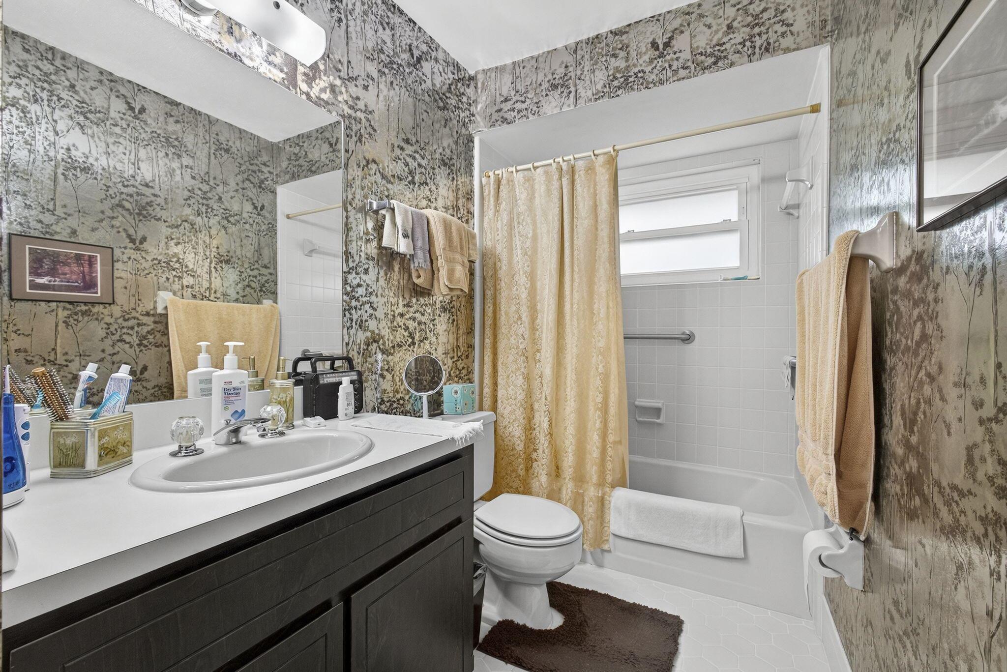 FLORIDA GARDENS 5 - Residential