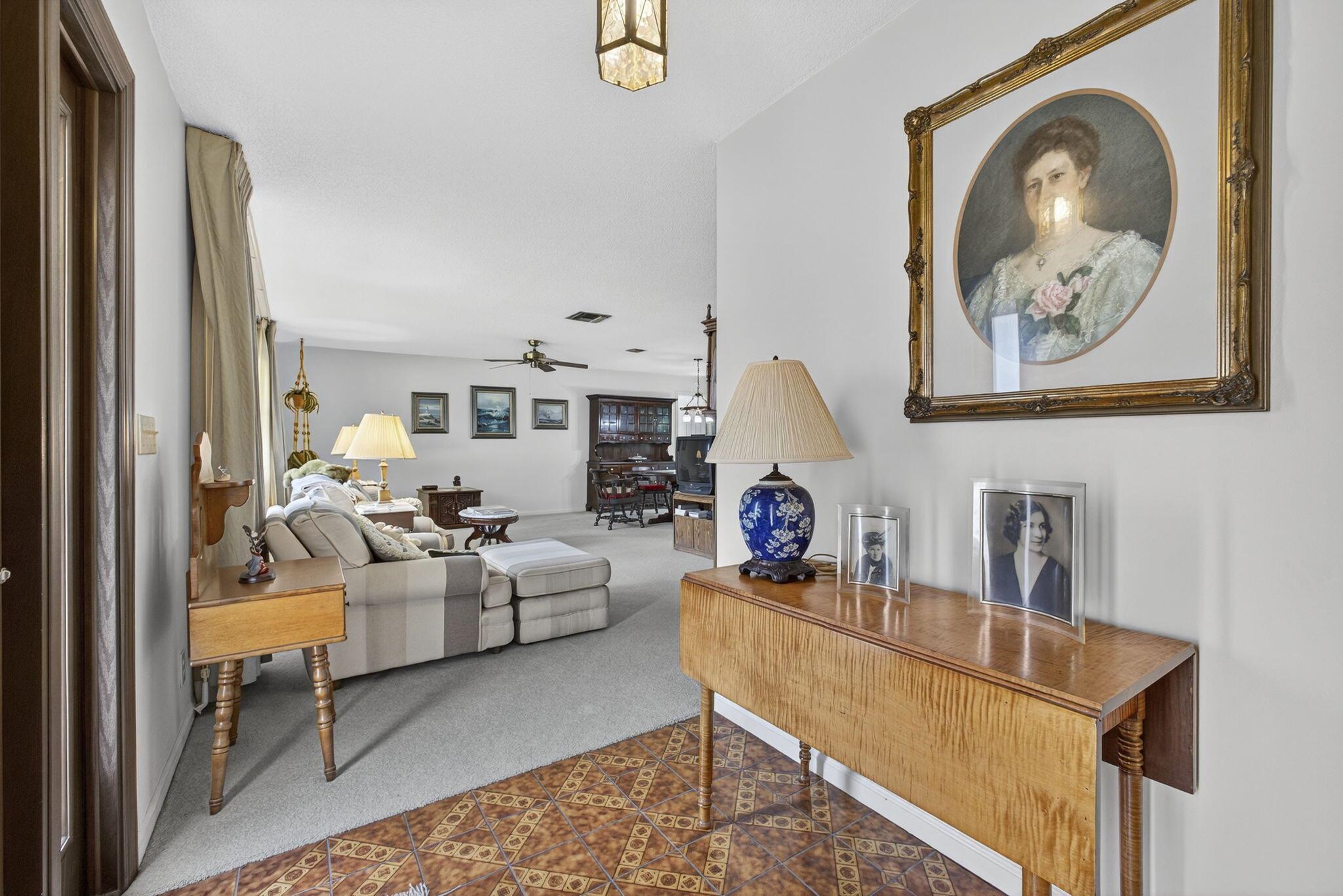 FLORIDA GARDENS 5 - Residential