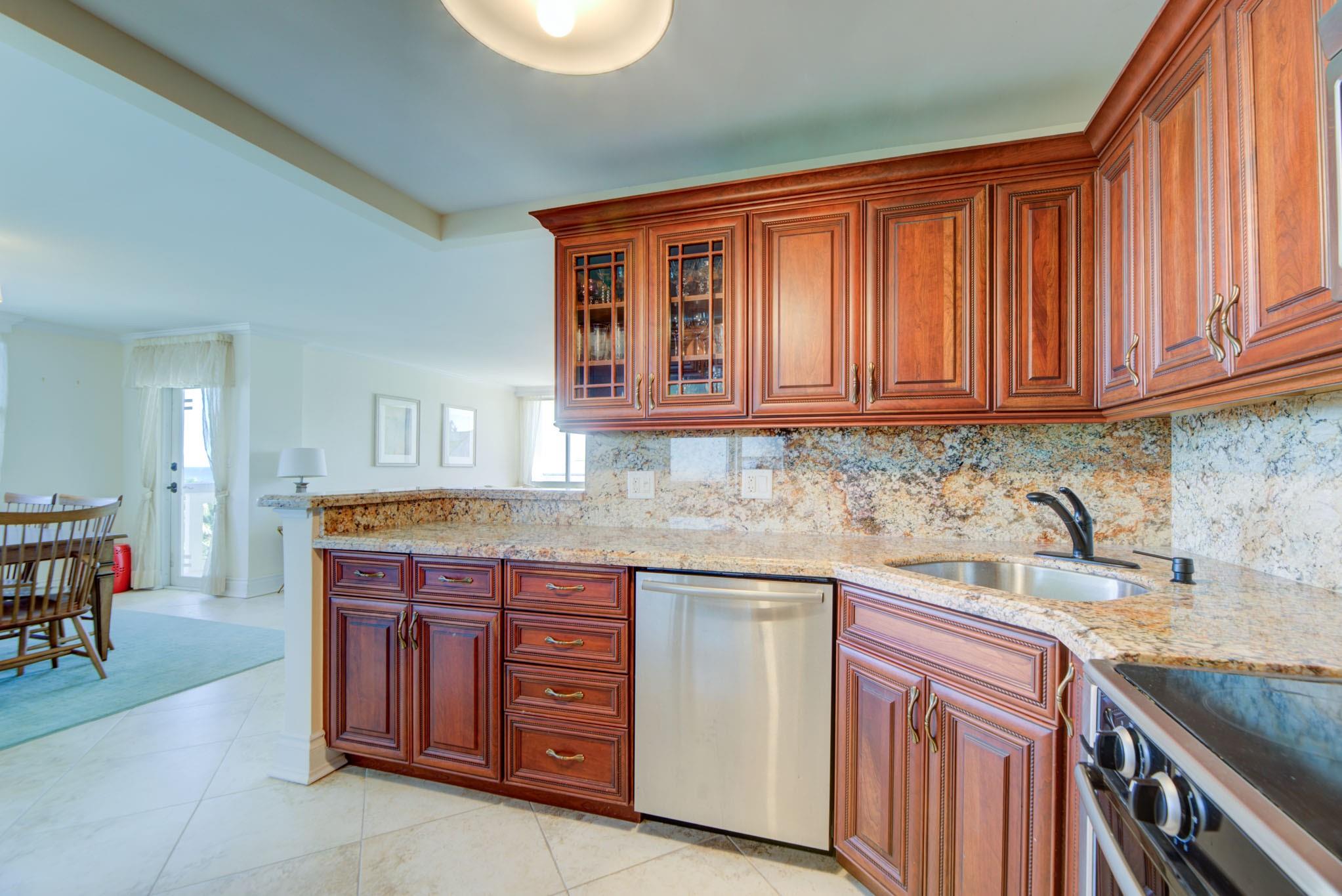 JAMAICA HOUSE CONDOMINIUM - Residential