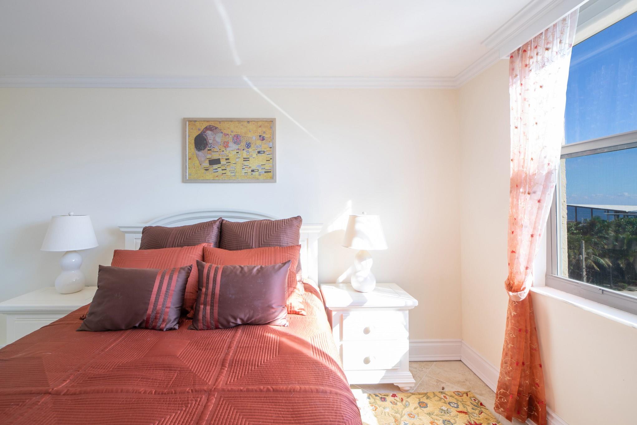 JAMAICA HOUSE CONDOMINIUM - Residential