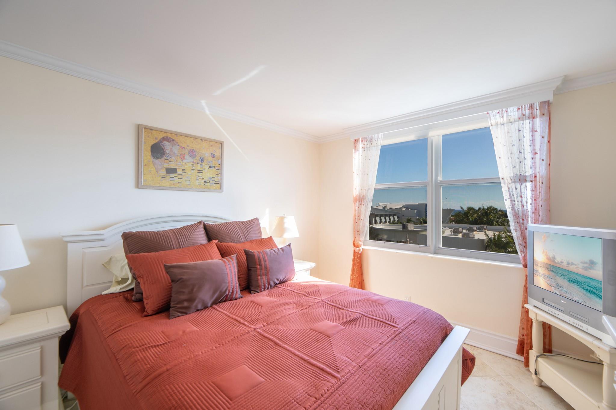 JAMAICA HOUSE CONDOMINIUM - Residential