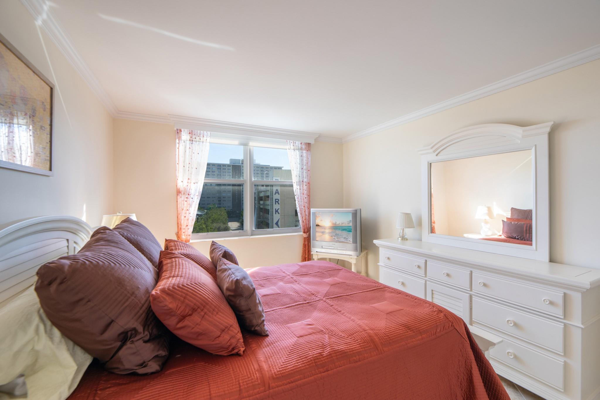 JAMAICA HOUSE CONDOMINIUM - Residential