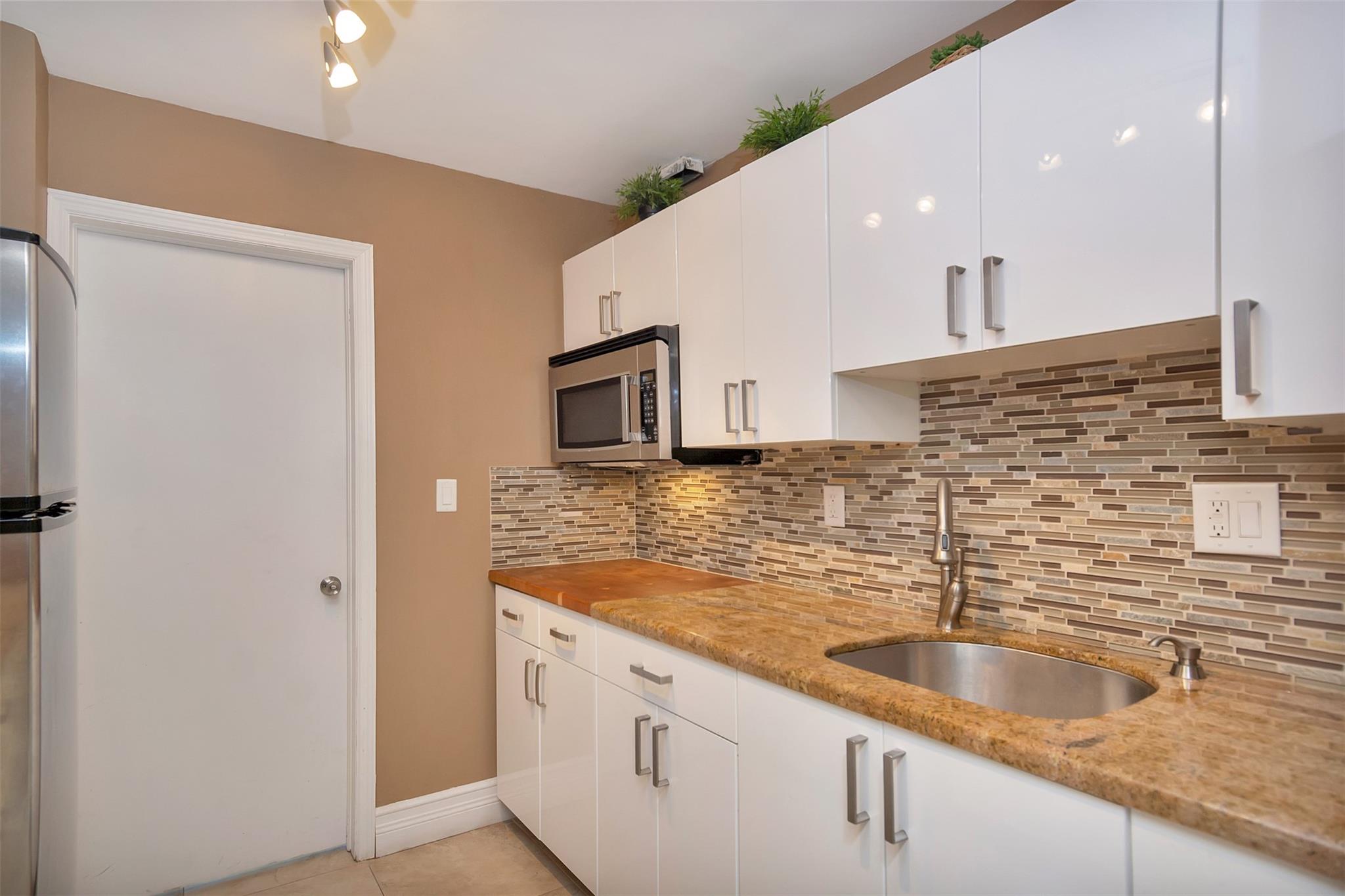 JAMAICA HOUSE CONDOMINIUM - Residential