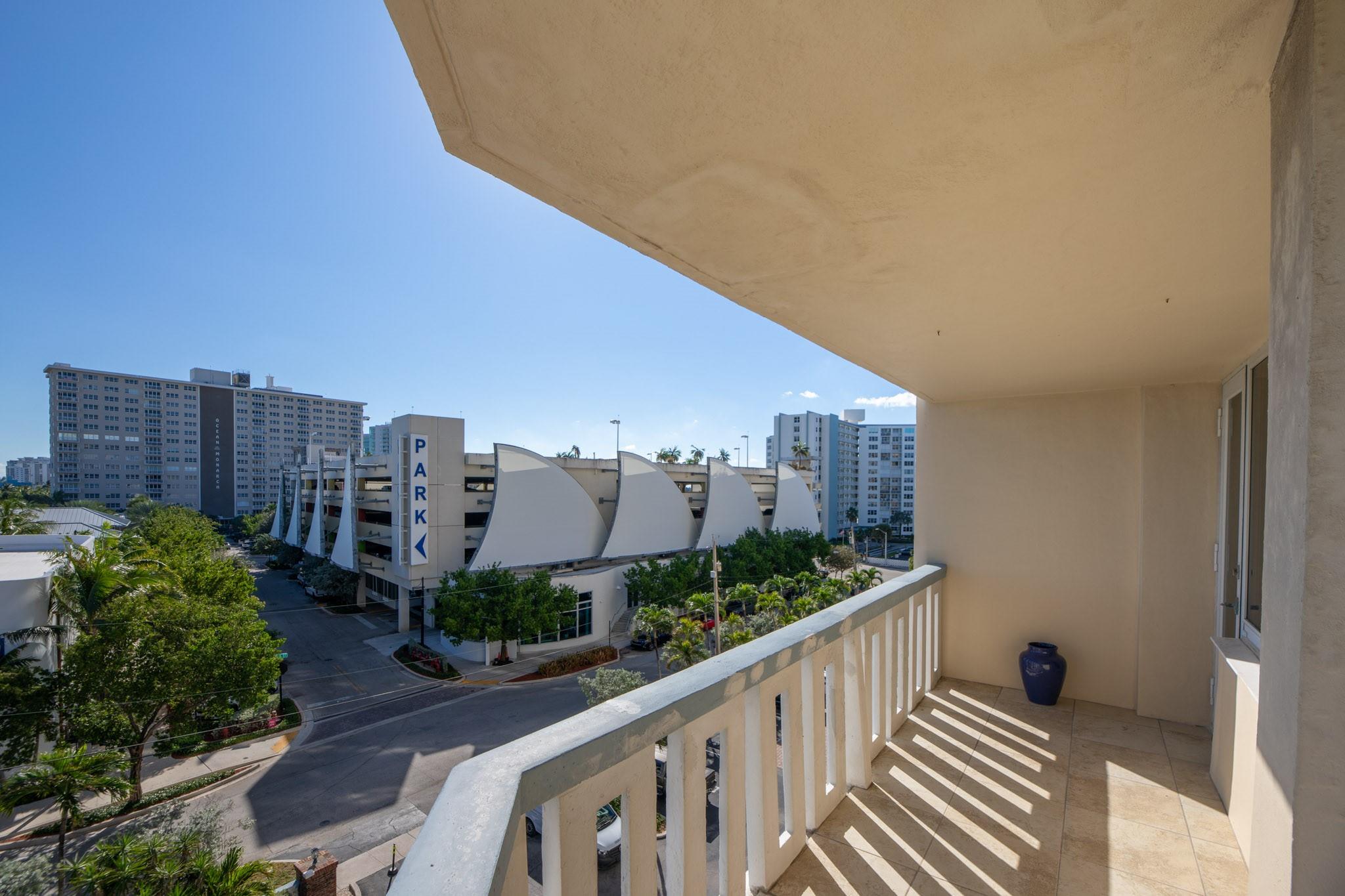 JAMAICA HOUSE CONDOMINIUM - Residential