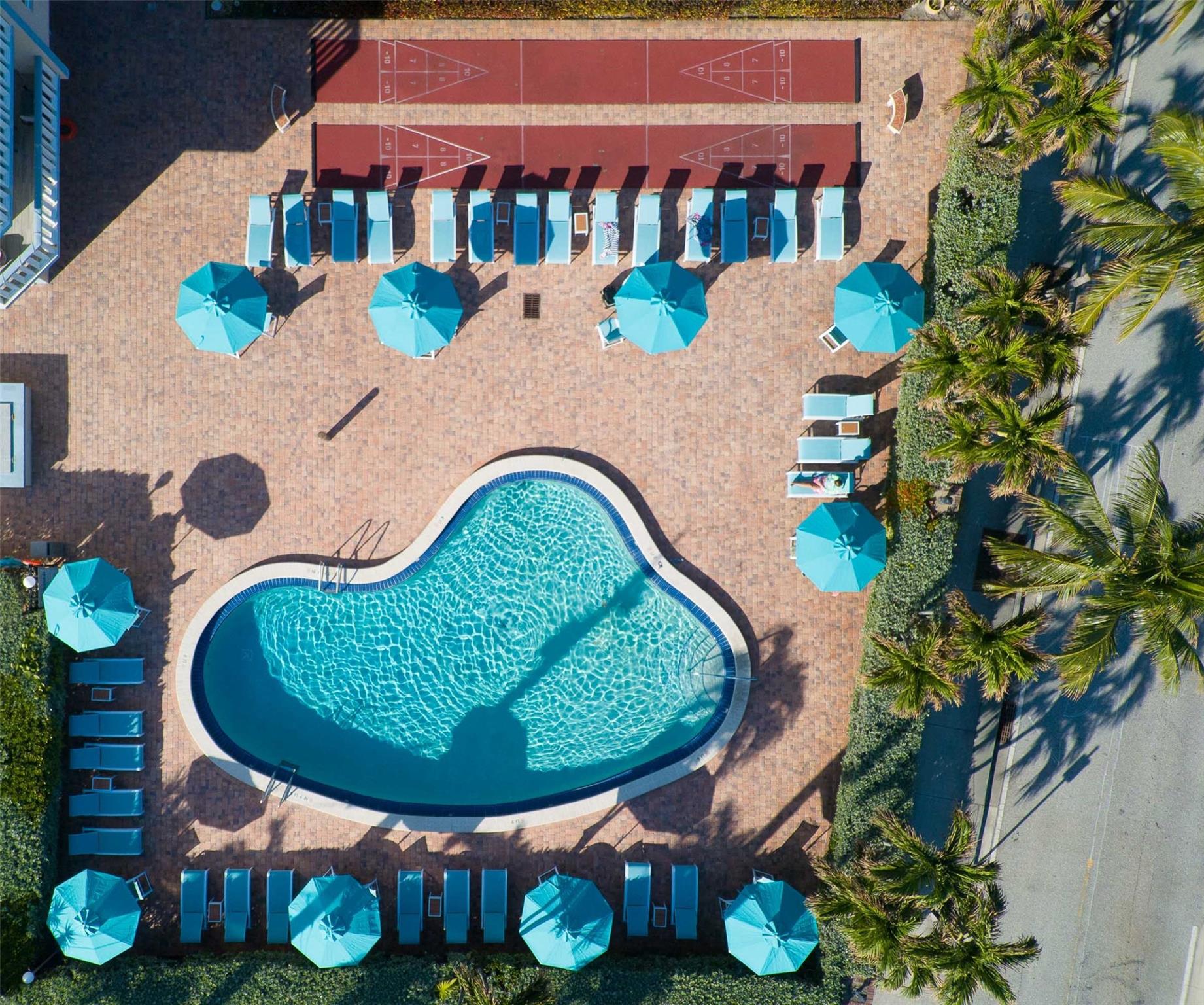 JAMAICA HOUSE CONDOMINIUM - Residential