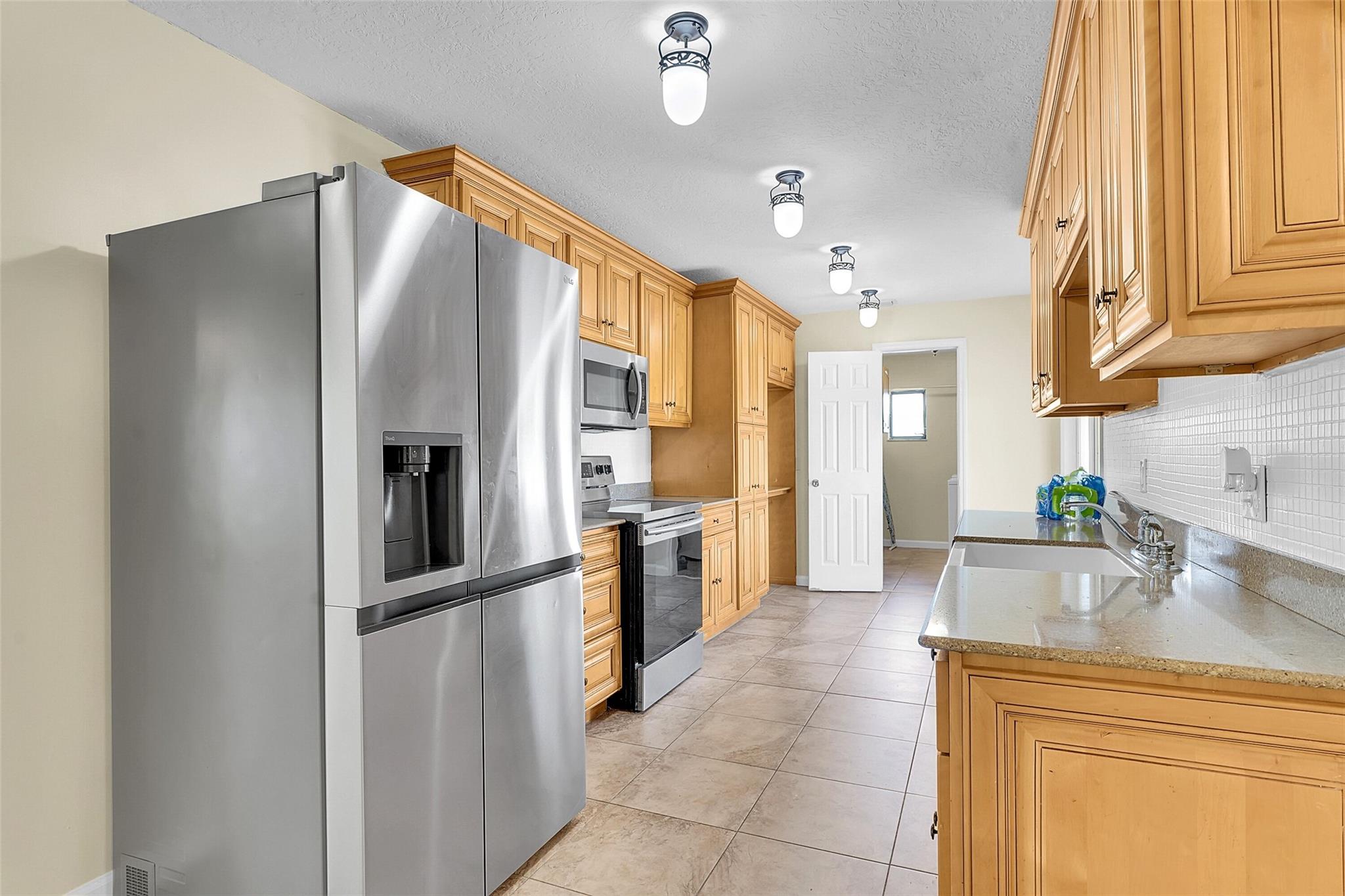 PORT ST LUCIE SECTION 27 - Residential Lease