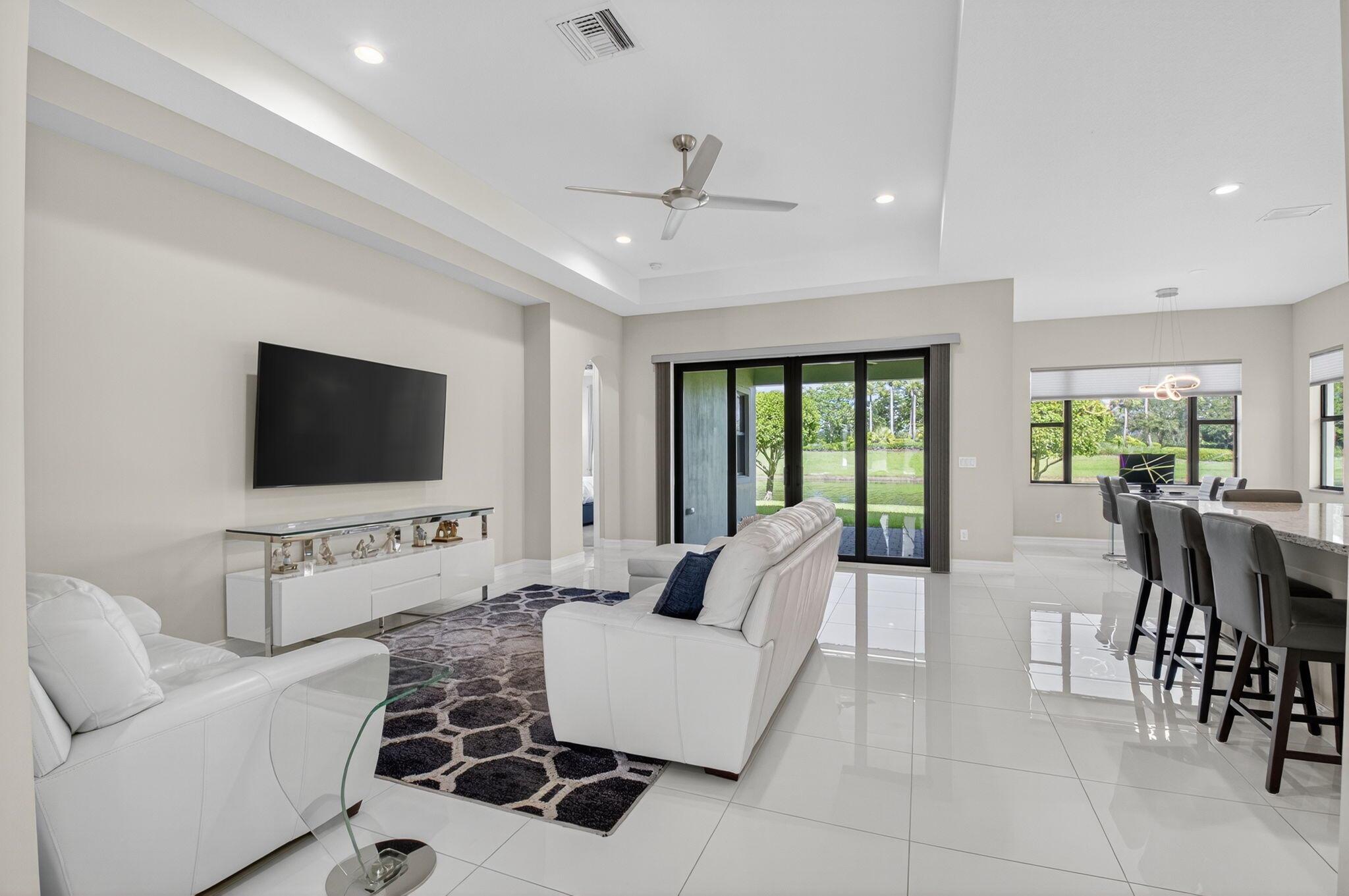 8275 Grand Prix Lane