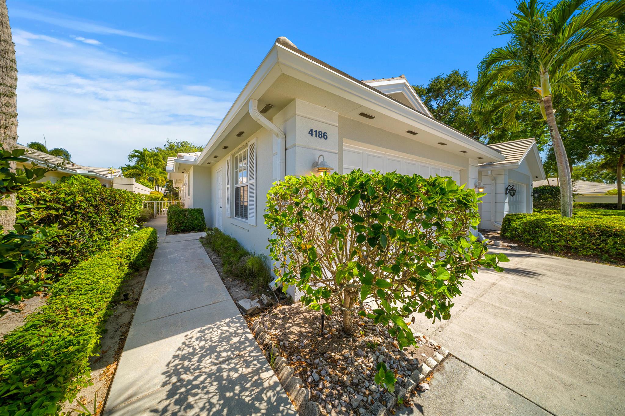 4186 Royal Oak Drive
