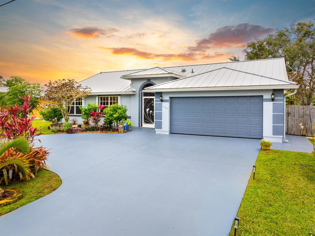 Photo of 1608 SE Durango Street, Port Saint Lucie, FL 34952 (MLS # R11053070)