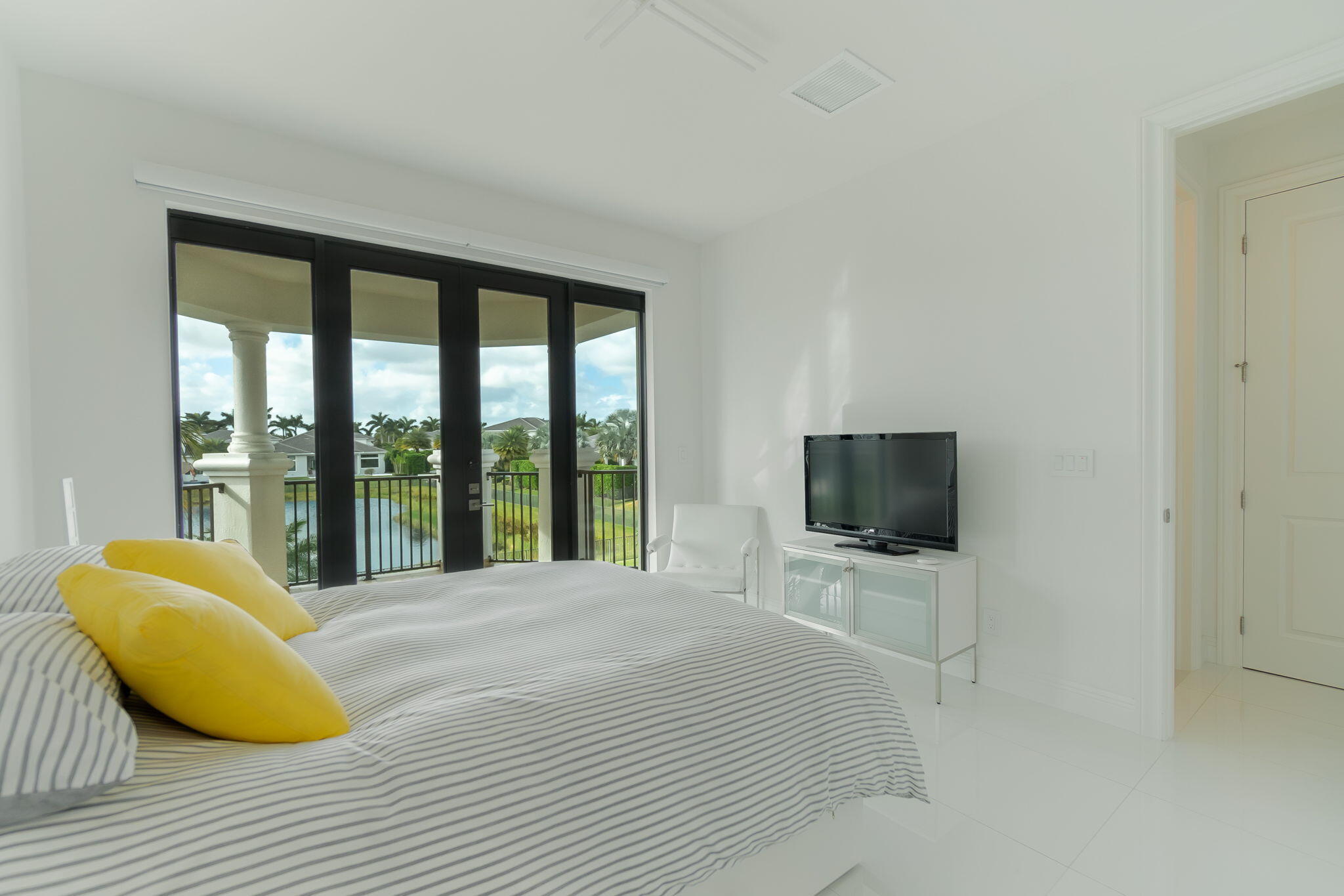 ROYAL PALM POLO PLAT - Residential Lease