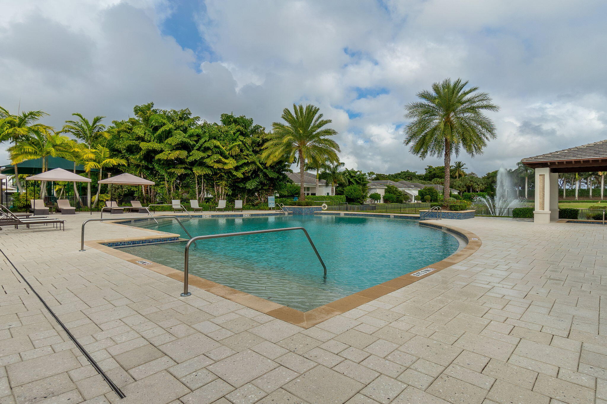ROYAL PALM POLO PLAT - Residential Lease