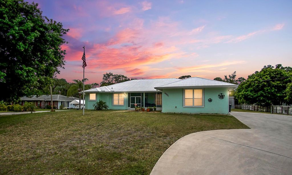 Photo of 6009 Silver Oak Drive, Fort Pierce, FL 34982 (MLS # R10976799)