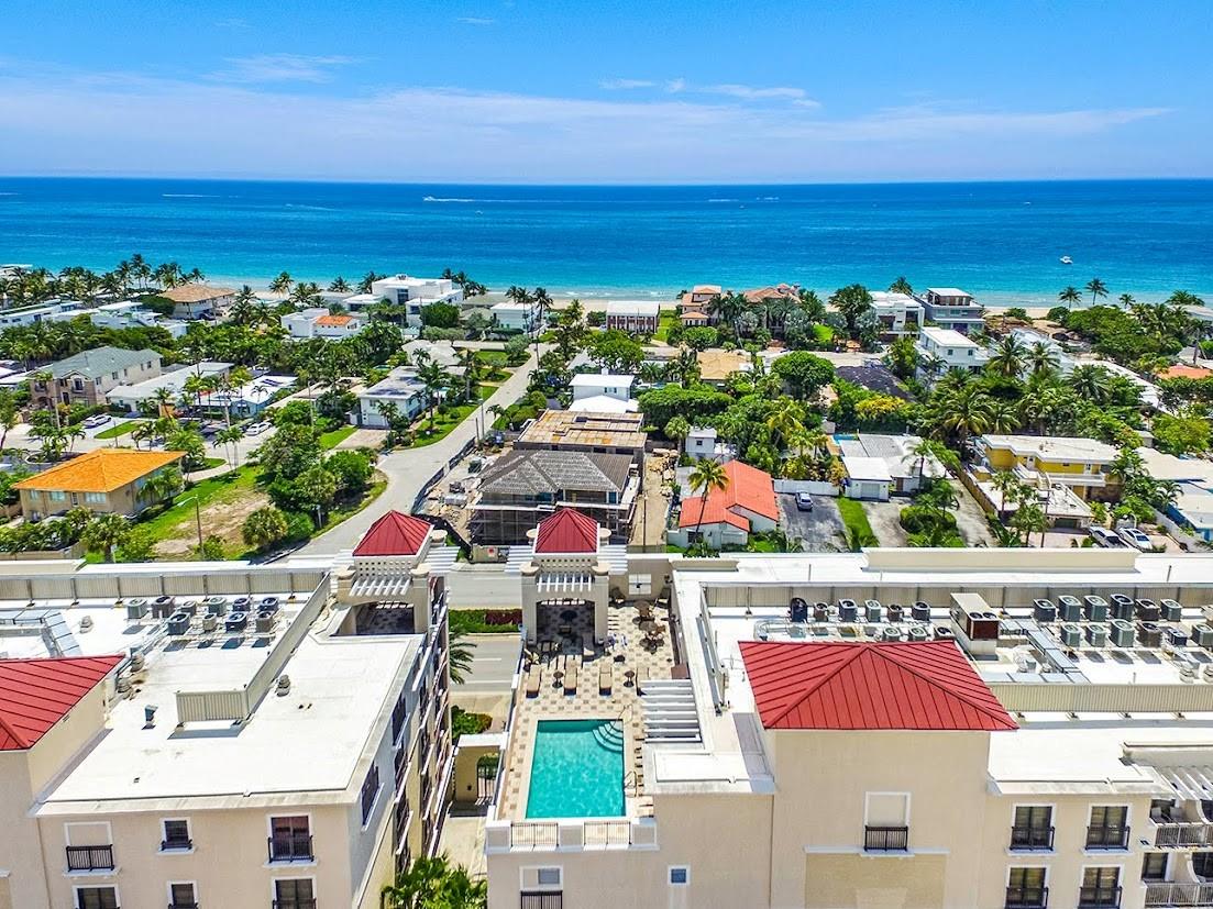Get ready to live in this eastside 2br/2ba luxuary condo, beautifully furnished. The Ocean is an easy walk where you'll love splashing in the surf. Located in the heart of Fort Lauderdale, you are close to many restaurants, shops & more. The Primary bedroom suite has door out to the balcony, double sinks, soaking tub, walk-in shower, custom-built walk-in closet, queen size bed .Other features incl. fully equipped kitchen, granite counter-tops, breakfast bar, large dining area, crown molding, impact sliders, washer/dryer. 3 tvs. Enjoy the heated rooftop pool & fitness w/lounging balconies! One covered parking space, bike storage. internet, streaming tv included. Tenant pays electric. 4 month min for seasonal. Can rental longer or annual. Pets okay with deposit. Easy to view. Call today.