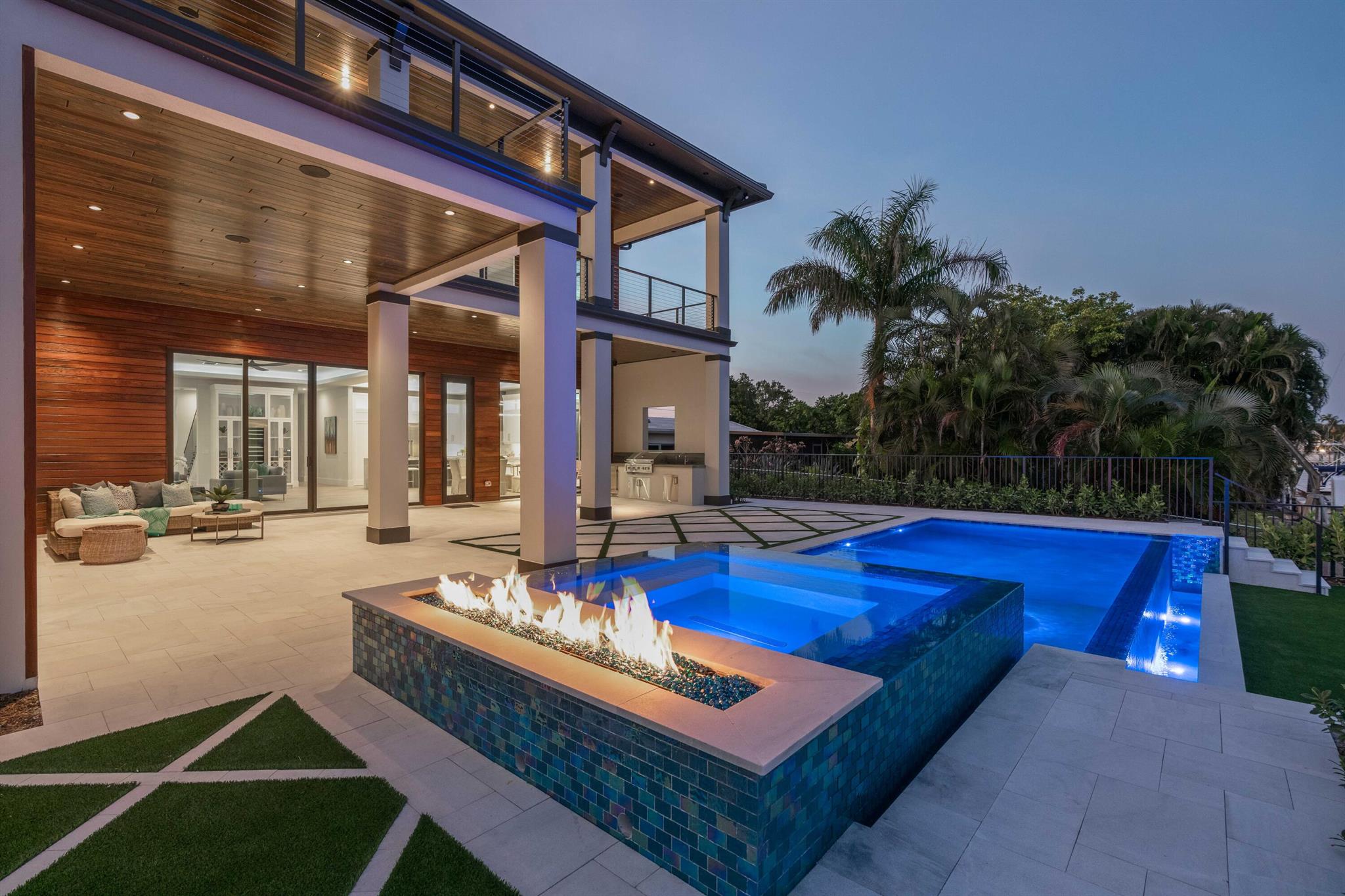 736 Lagoon Drive