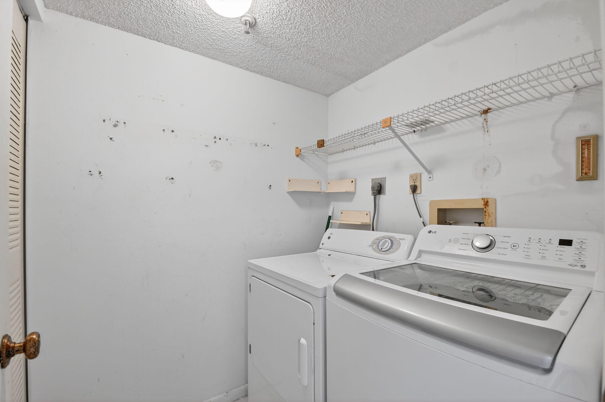 HUNTINGTON LAKES SEC TWO CONDOS - Residential