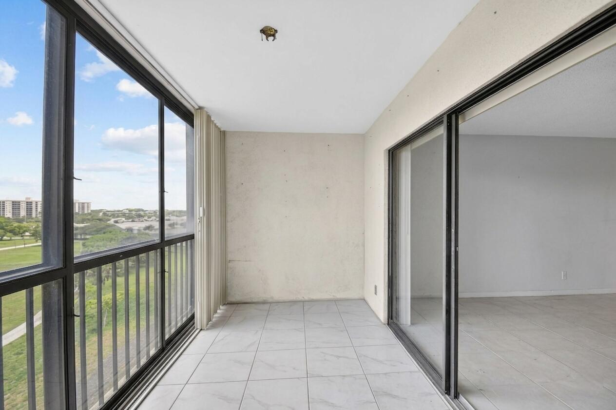 HUNTINGTON LAKES SEC TWO CONDOS - Residential