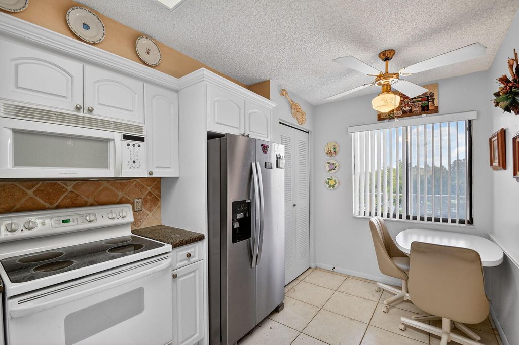 Photo of 7076 Huntington Lane #503, Delray Beach, FL 33446 (MLS # B26002504)