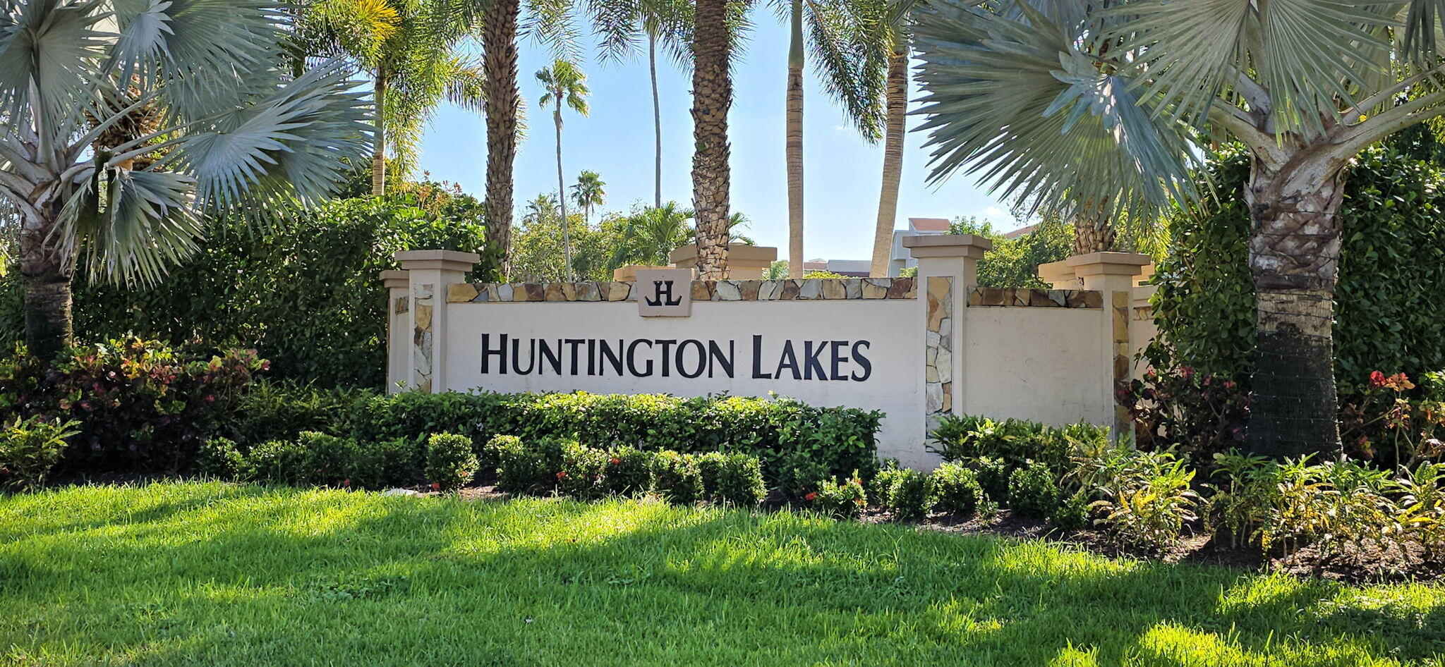 HUNTINGTON LAKES SEC TWO CONDOS - Residential